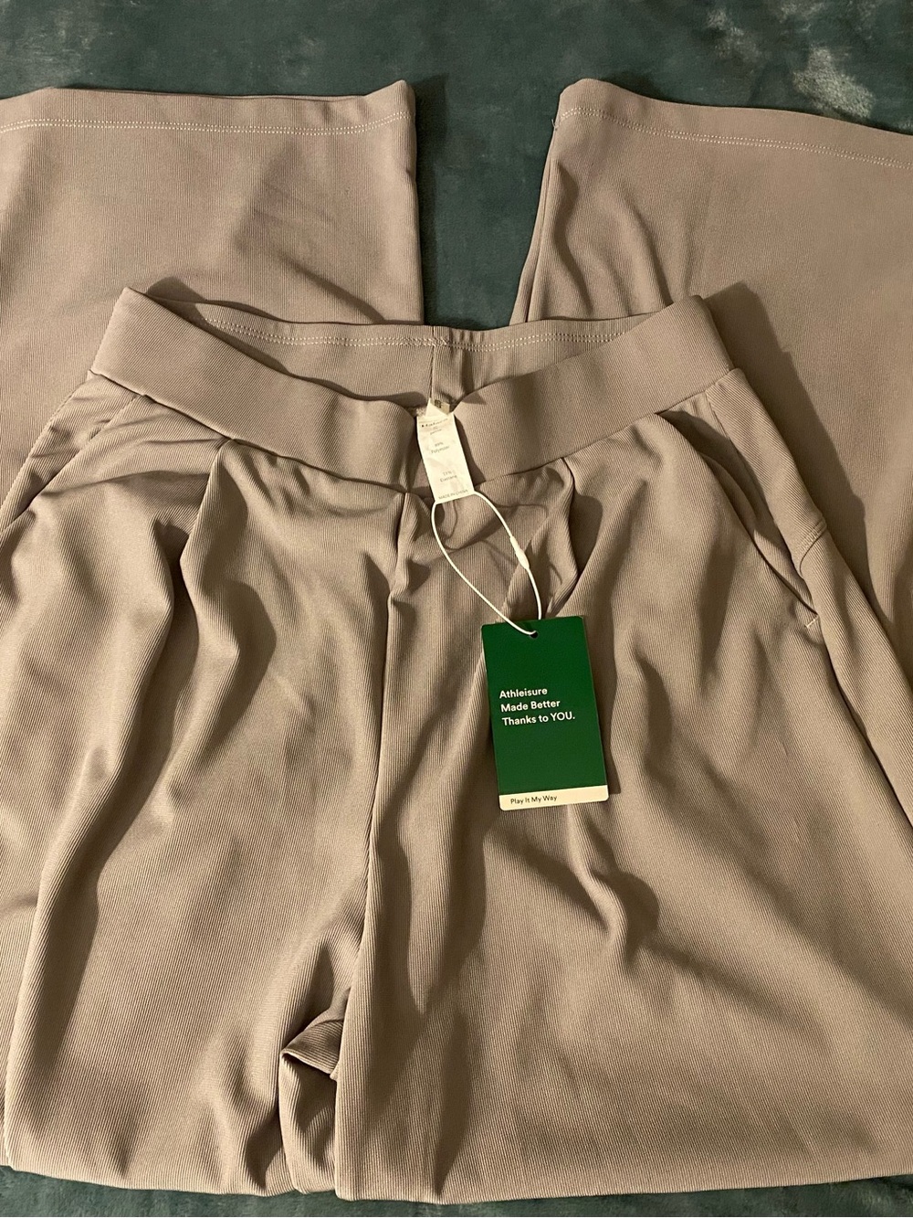 Women’s Casual Halara Pants in Taupe small
